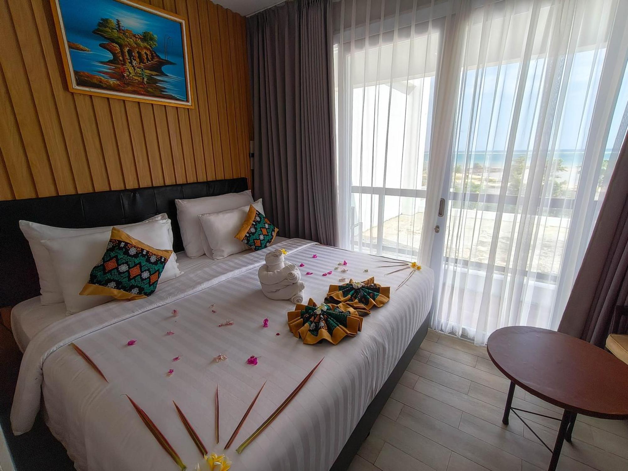 Raja Hotel Kuta Mandalika Resort & Convention Exterior photo