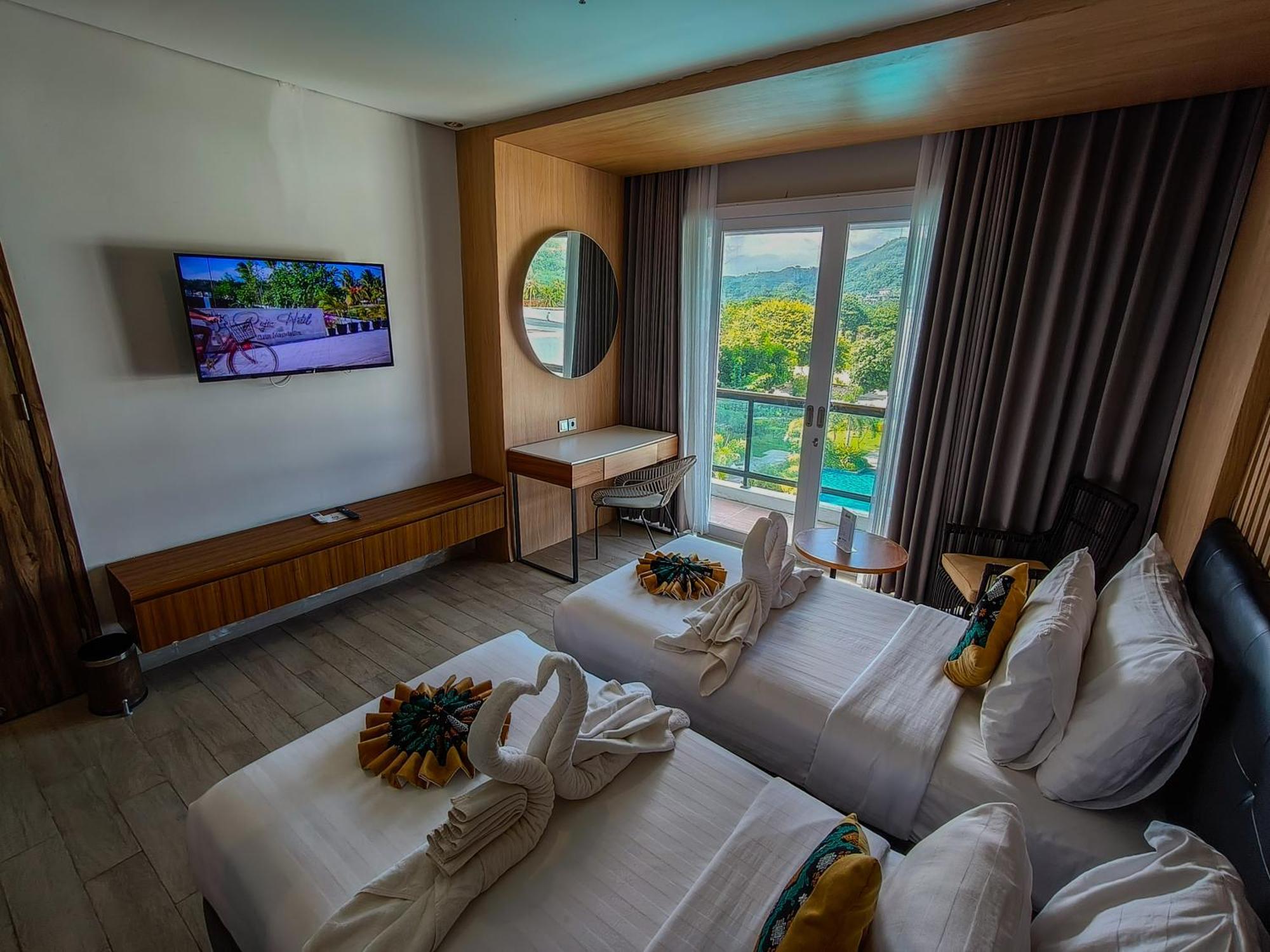 Raja Hotel Kuta Mandalika Resort & Convention Exterior photo