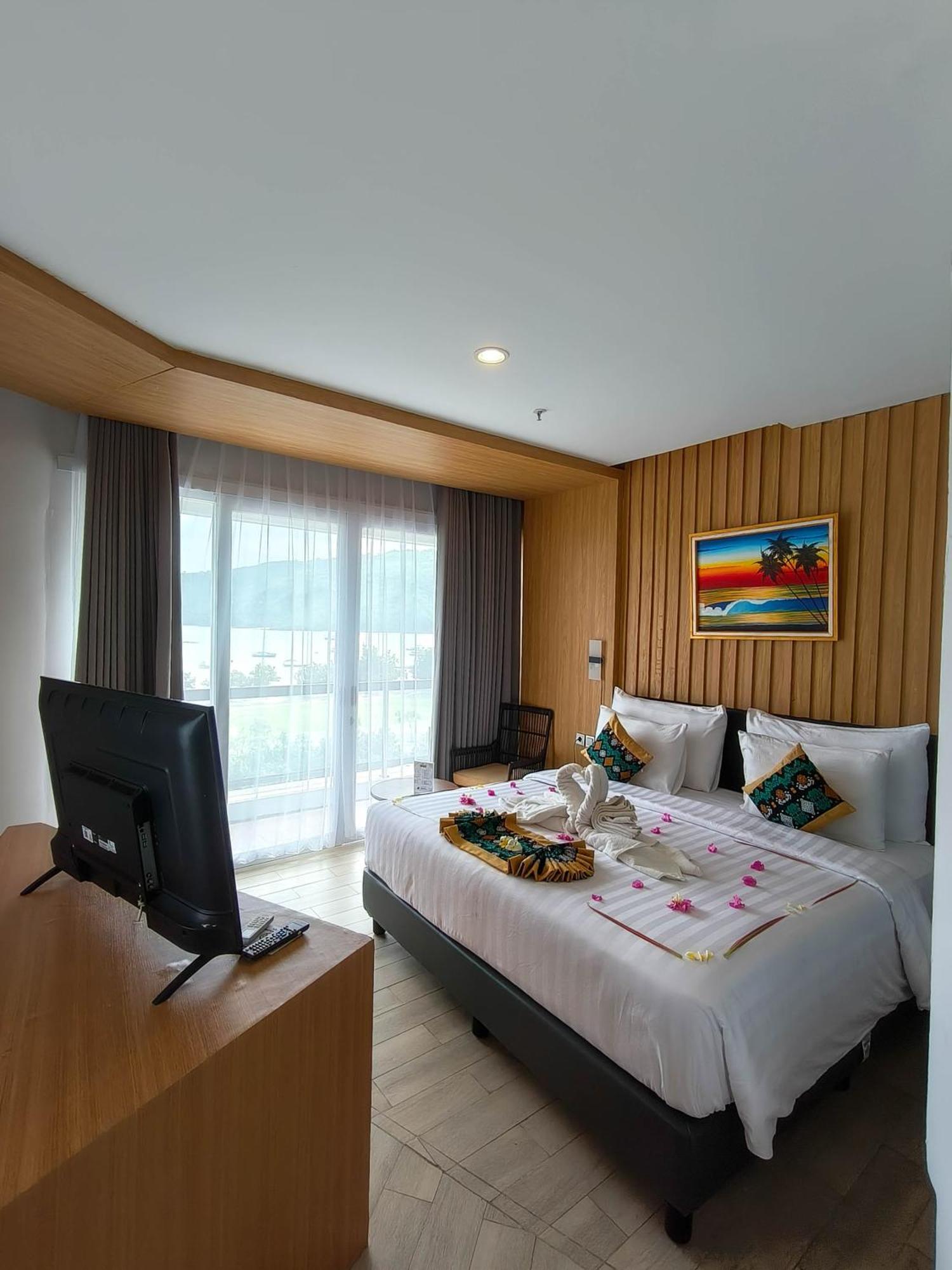 Raja Hotel Kuta Mandalika Resort & Convention Exterior photo